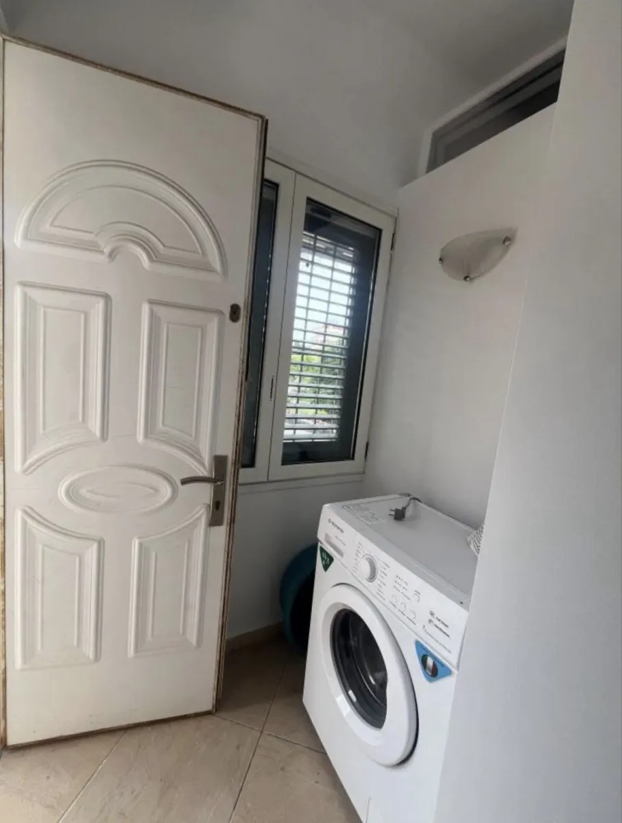 Jepet me qira afatgjate apartamenti 1+1 ne vlore - Foto 9