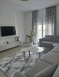 Jepet apartament me qira afatgjatë, Rruga Gjergj Arjaniti, Vlorë - Foto 1