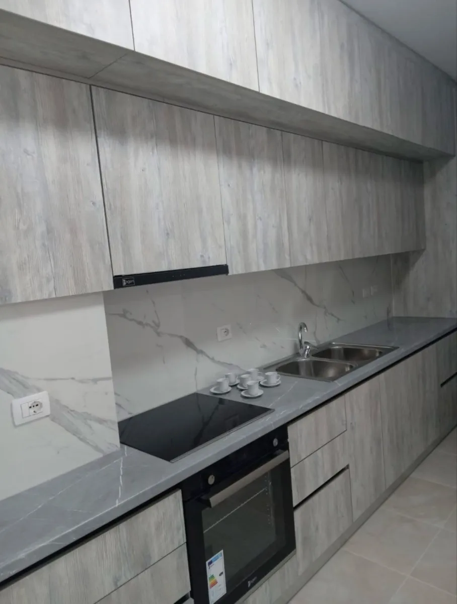 Jepet apartament me qira afatgjatë, Rruga Gjergj Arjaniti, Vlorë - Foto 6