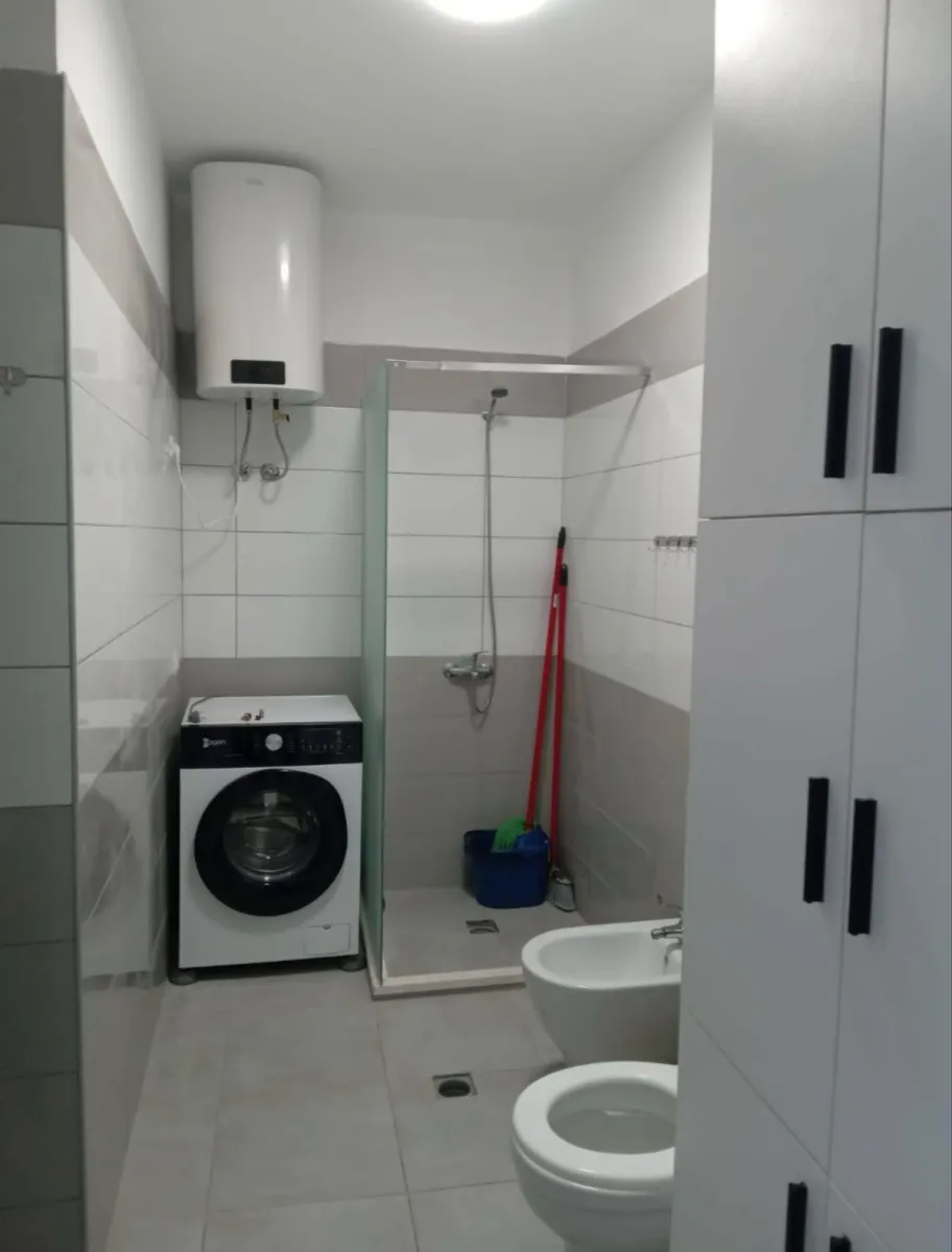 Jepet apartament me qira afatgjatë, Rruga Gjergj Arjaniti, Vlorë - Foto 10