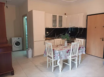 Shitet apartament 1+1 ne nje nga zonat me elitare te vlores - Foto 2