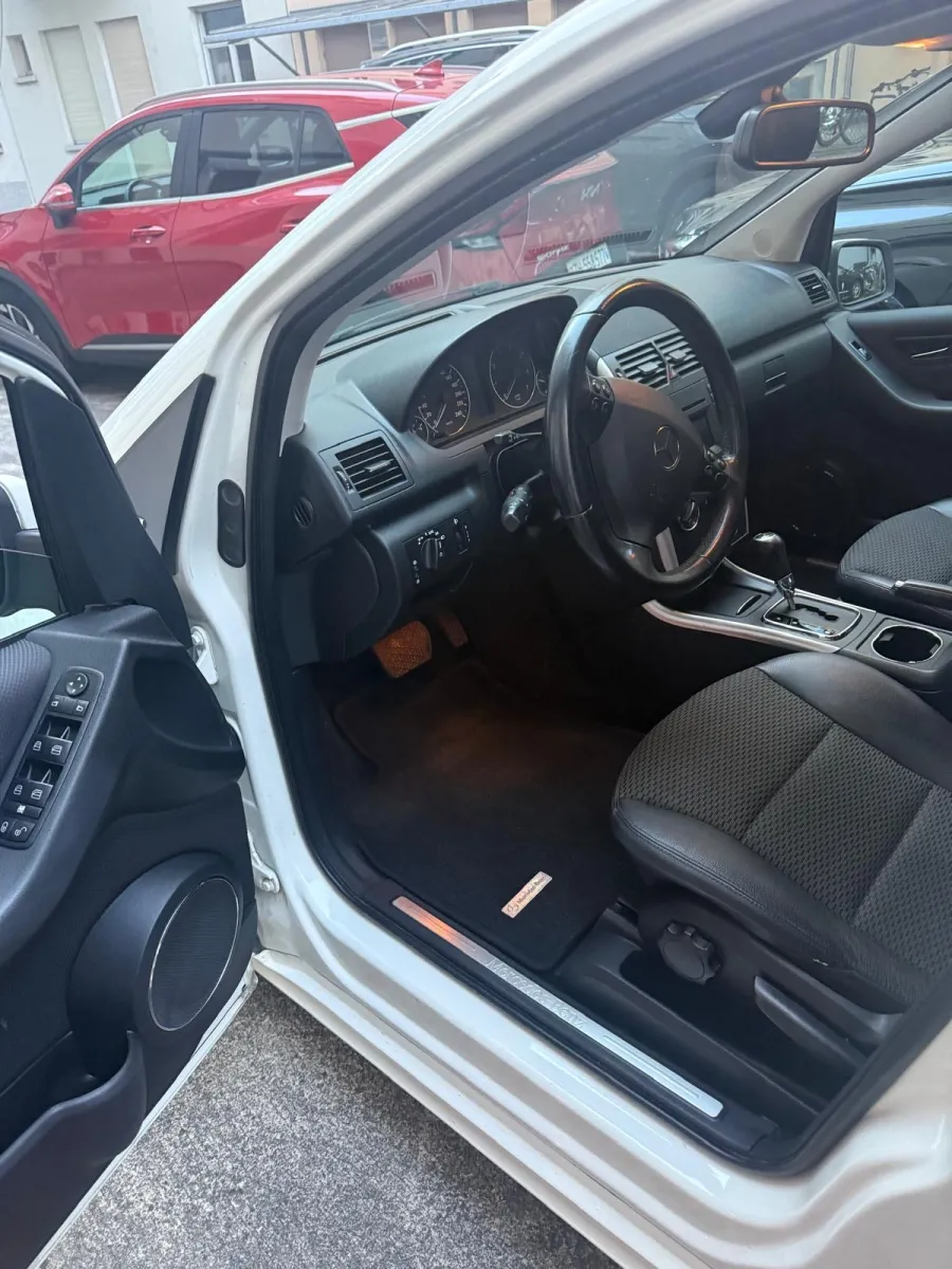 Mercedes Benz A Class 1.7 Automat 🇨🇭 - Foto 4