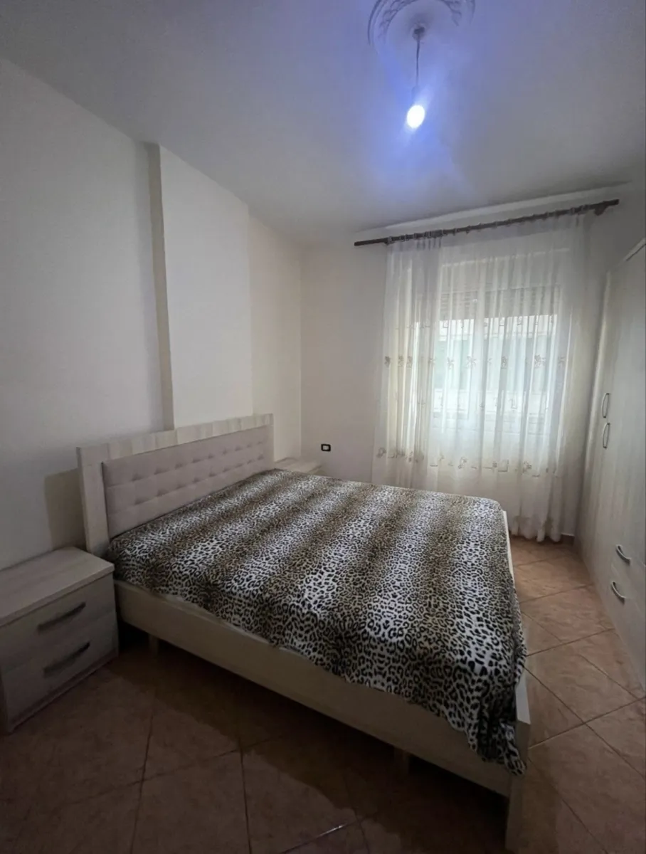 Jepet apartamenti me qira per afatgjat 2+1 ne vlore - Foto 5