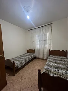 Jepet apartamenti me qira per afatgjat 2+1 ne vlore - Foto 6