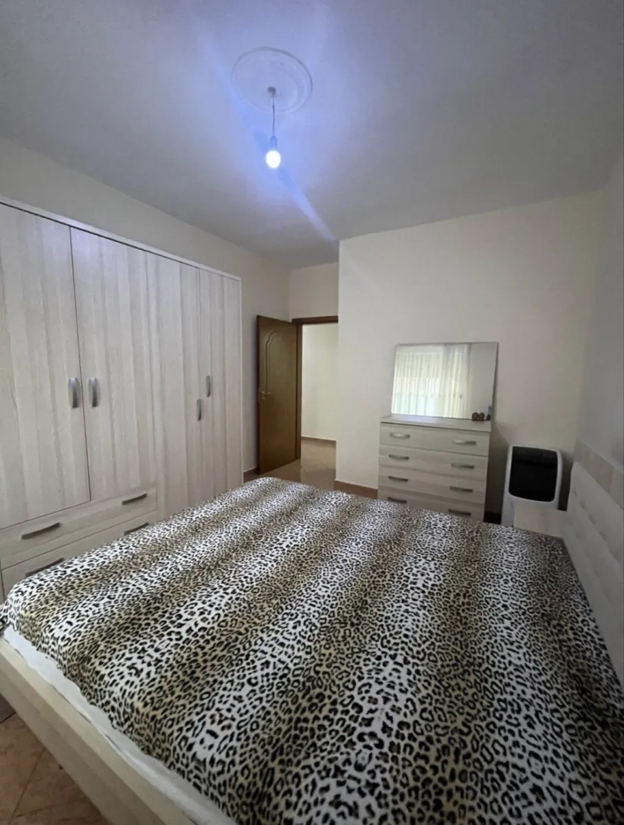 Jepet apartamenti me qira per afatgjat 2+1 ne vlore - Foto 7