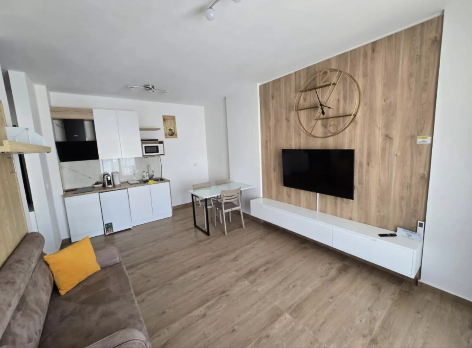 Apartament me qira afatgjatë 1+1 lungo mare - Foto 6