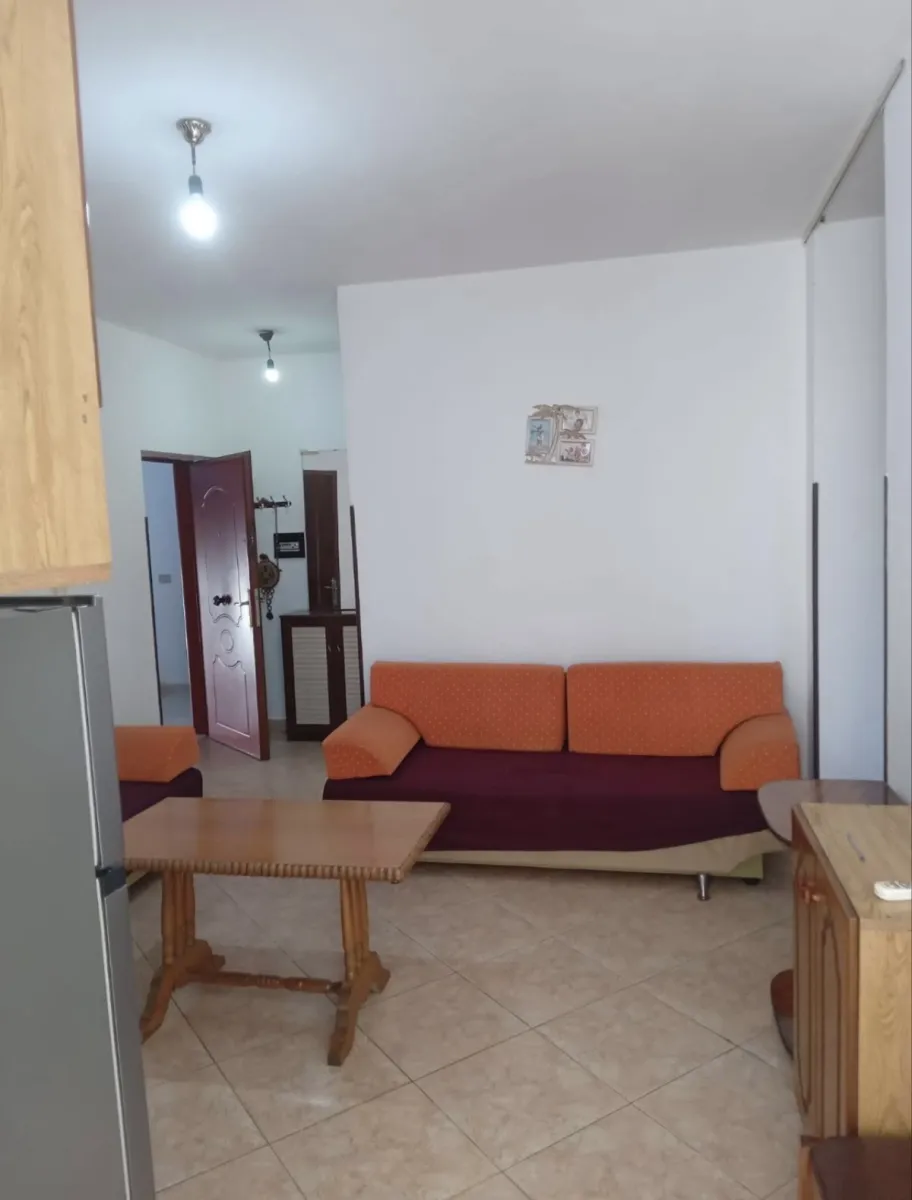 Jepet apartament me qira afatgjatë ne vlore - Foto 2