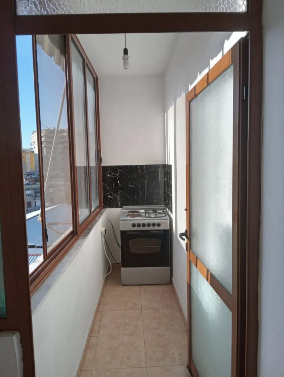 Jepet apartament me qira afatgjatë ne vlore - Foto 3
