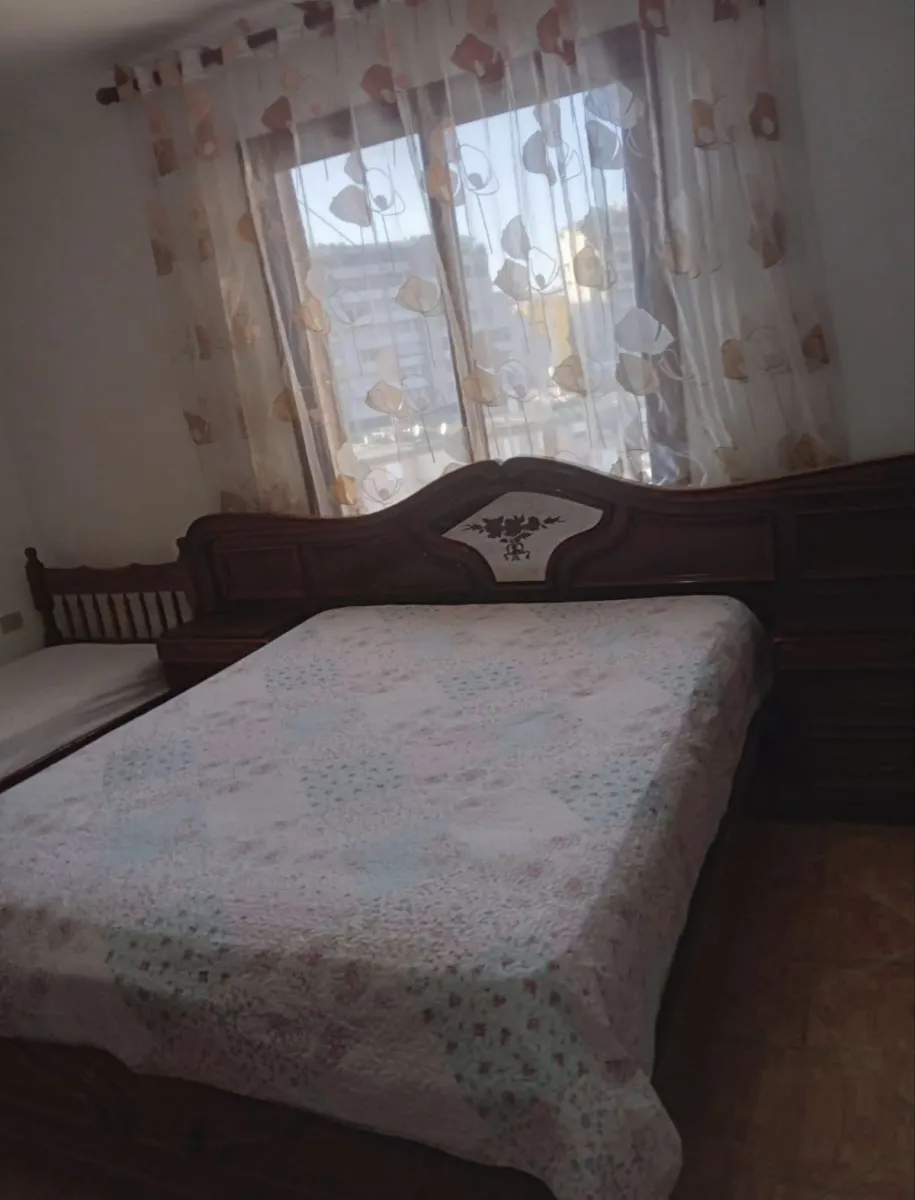 Jepet apartament me qira afatgjatë ne vlore - Foto 5