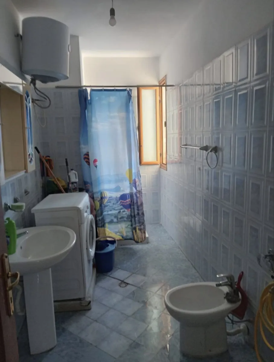 Jepet apartament me qira afatgjatë ne vlore - Foto 6