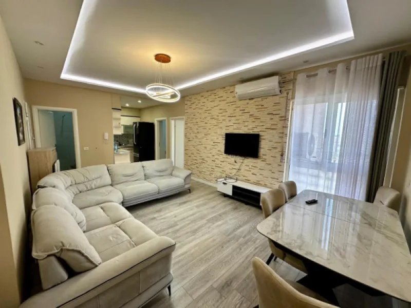 Jepet me qera apartament 2+1 perball Eftali Kocit, Durres.