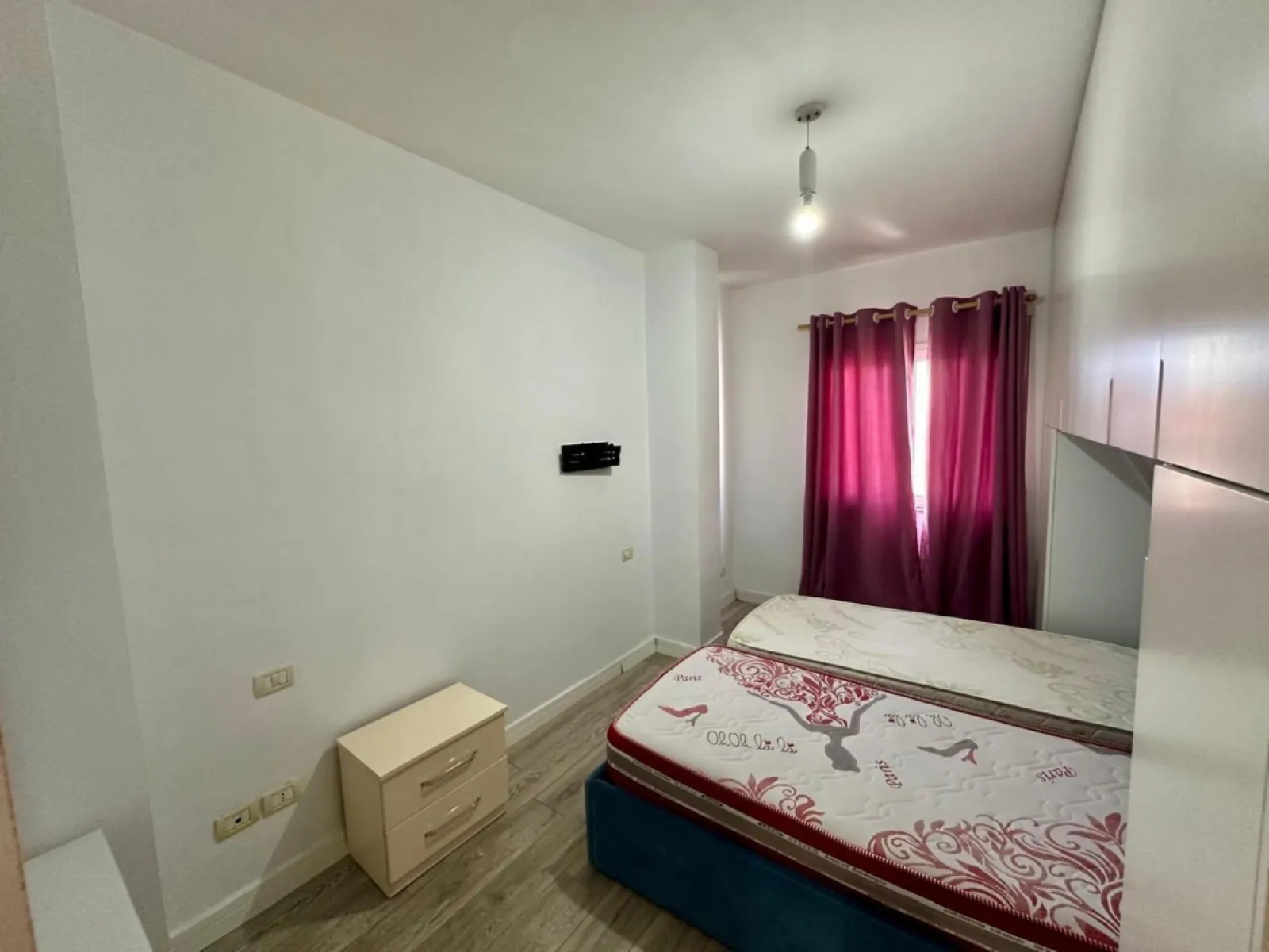 Jepet me qera apartament 2+1 perball Eftali Kocit, Durres. - Foto 7