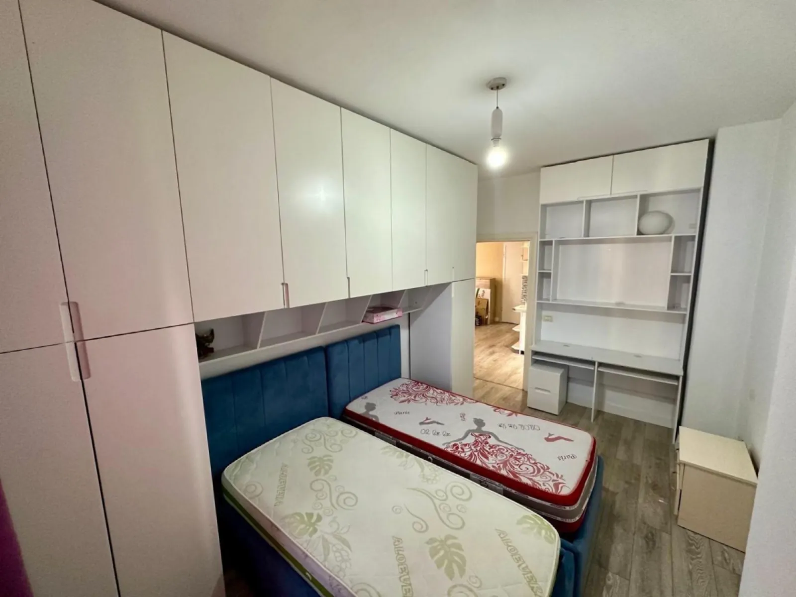 Jepet me qera apartament 2+1 perball Eftali Kocit, Durres. - Foto 8