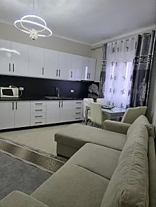 Jepet apartament me qira 2+1 afatgjatë - Foto 7