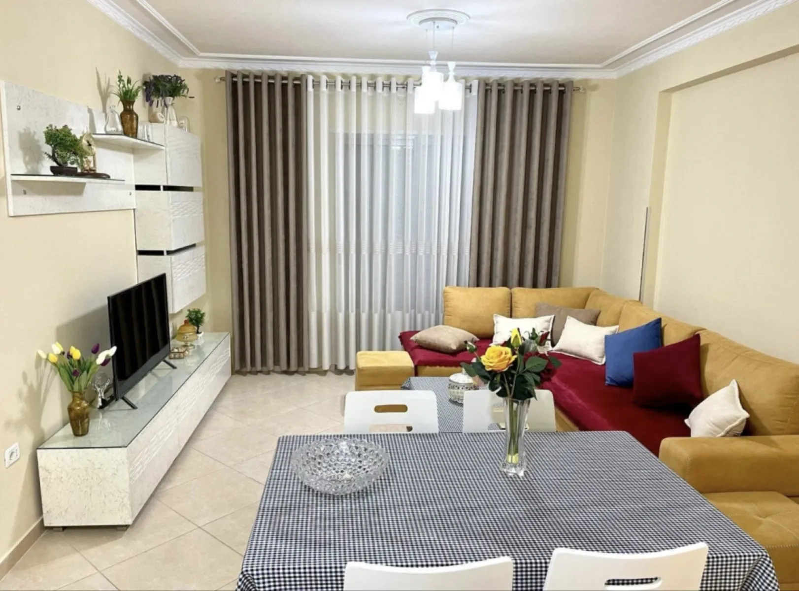 🏠 Jepet me qira apartament 1+1 per afatgjate i mobiluar, - Foto 1