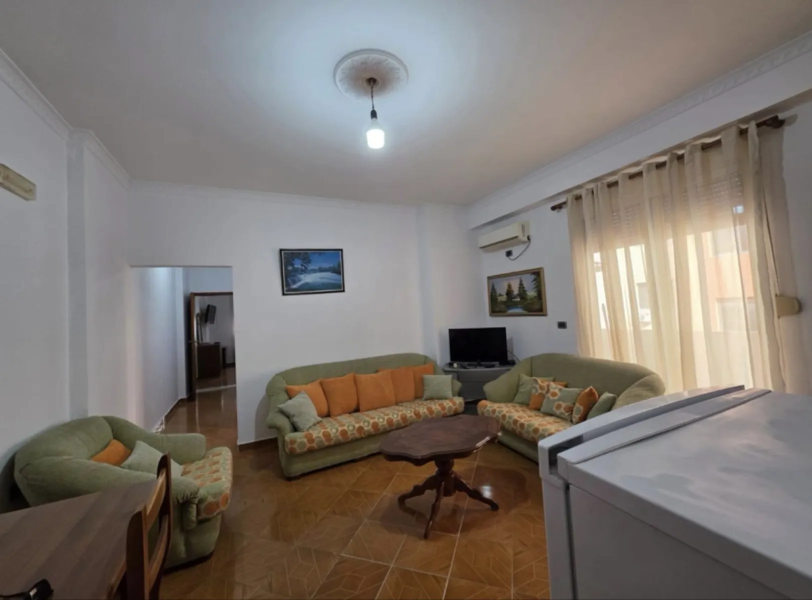 Jepet apartamenti me qira afatgjate 2+1 i mobiluar - Foto 1