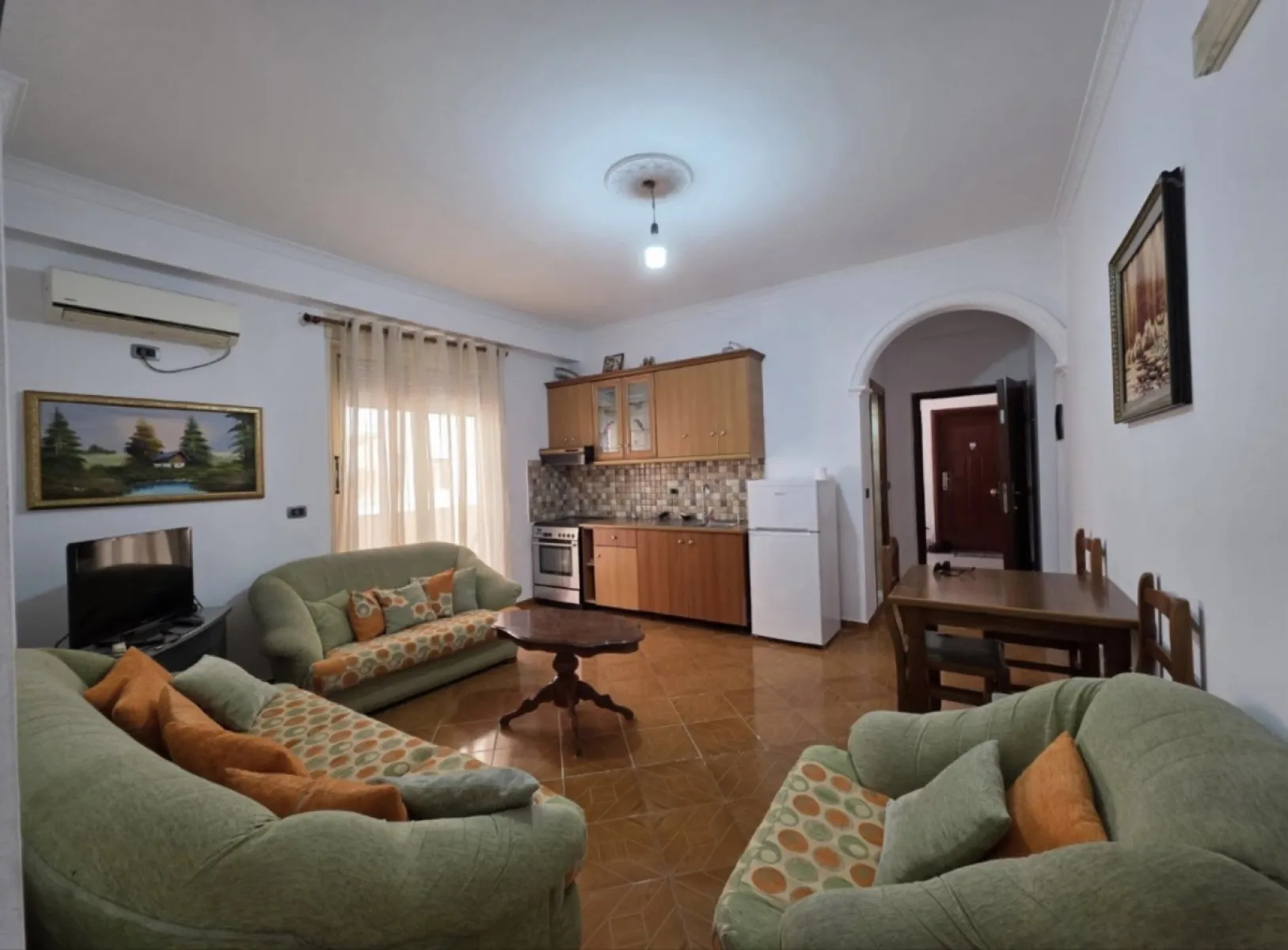 Jepet apartamenti me qira afatgjate 2+1 i mobiluar - Foto 2