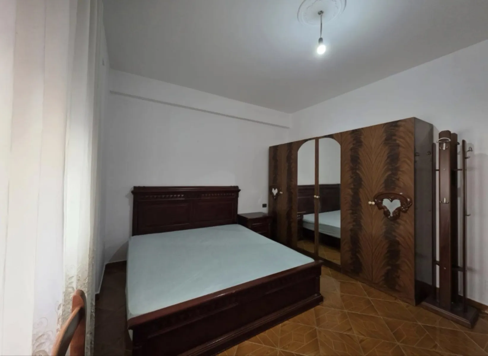 Jepet apartamenti me qira afatgjate 2+1 i mobiluar - Foto 3