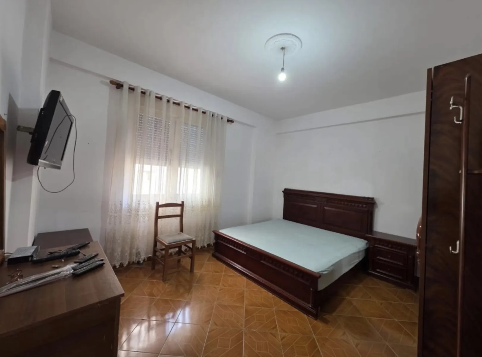 Jepet apartamenti me qira afatgjate 2+1 i mobiluar - Foto 6