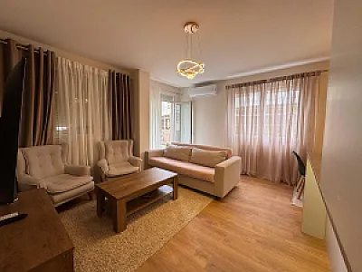 Shitet apartament 2+1 tek Liqeni i Thatë - vije e pare - Foto 2