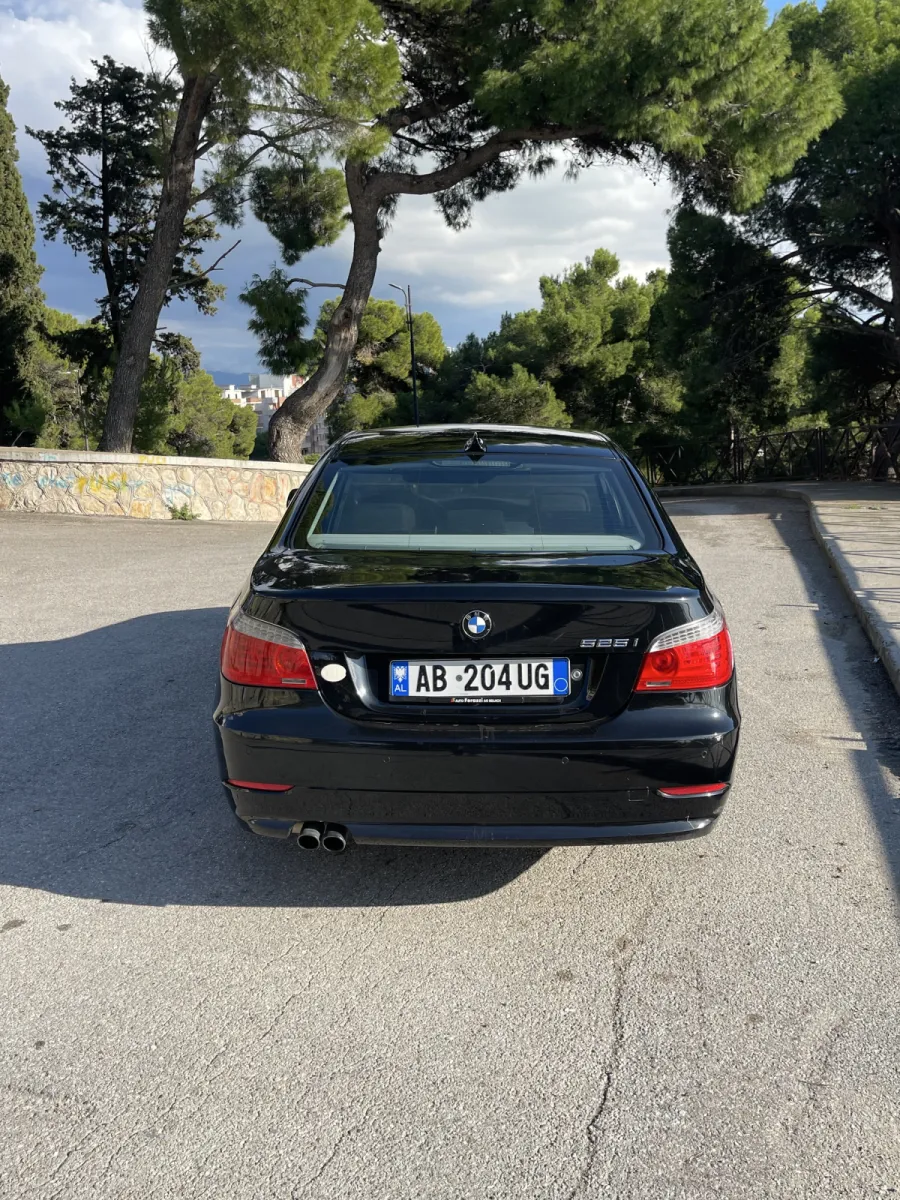 shitet bmw seria 5 model 525i - Foto 2