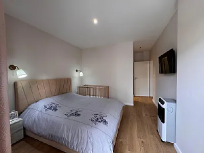 Shitet apartamenti 2+1 tek Liqeni i Thatë - vije e pare - Foto 9