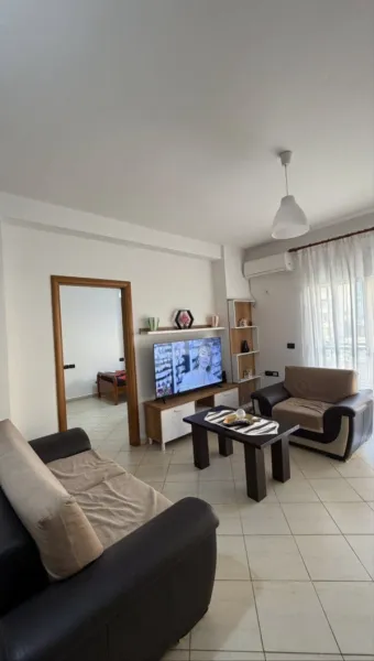 JEPET PËR QIRA – APARTAMENT 2+1 AFATGJAT