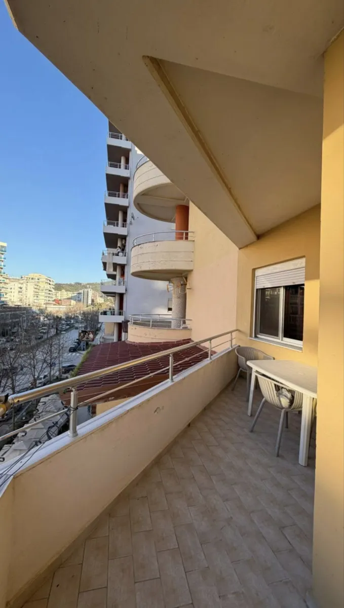 JEPET PËR QIRA – APARTAMENT 2+1 AFATGJAT - Foto 3