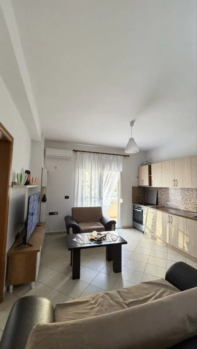 JEPET PËR QIRA – APARTAMENT 2+1 AFATGJAT - Foto 5