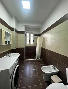 JEPET ME QIRA – APARTAMENT 2+1 ME PAMJE NGA DETI - Foto 3