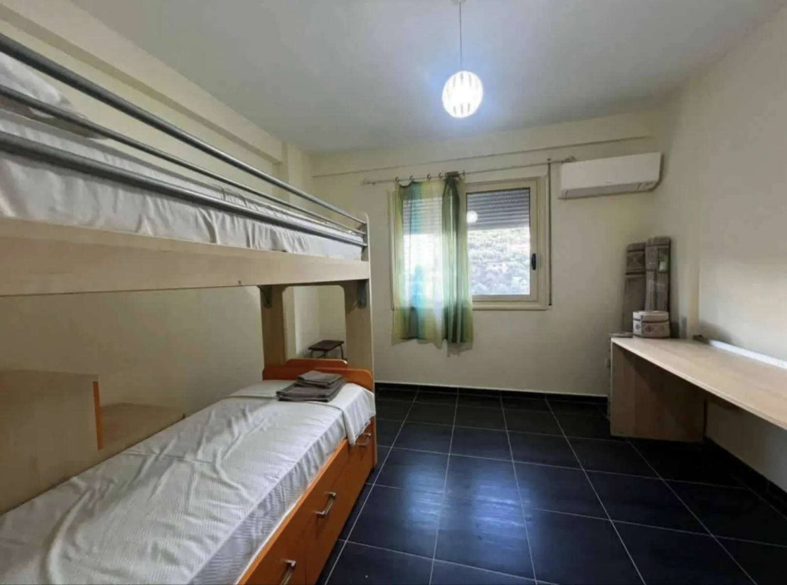 JEPET ME QIRA – APARTAMENT 2+1 ME PAMJE NGA DETI - Foto 5