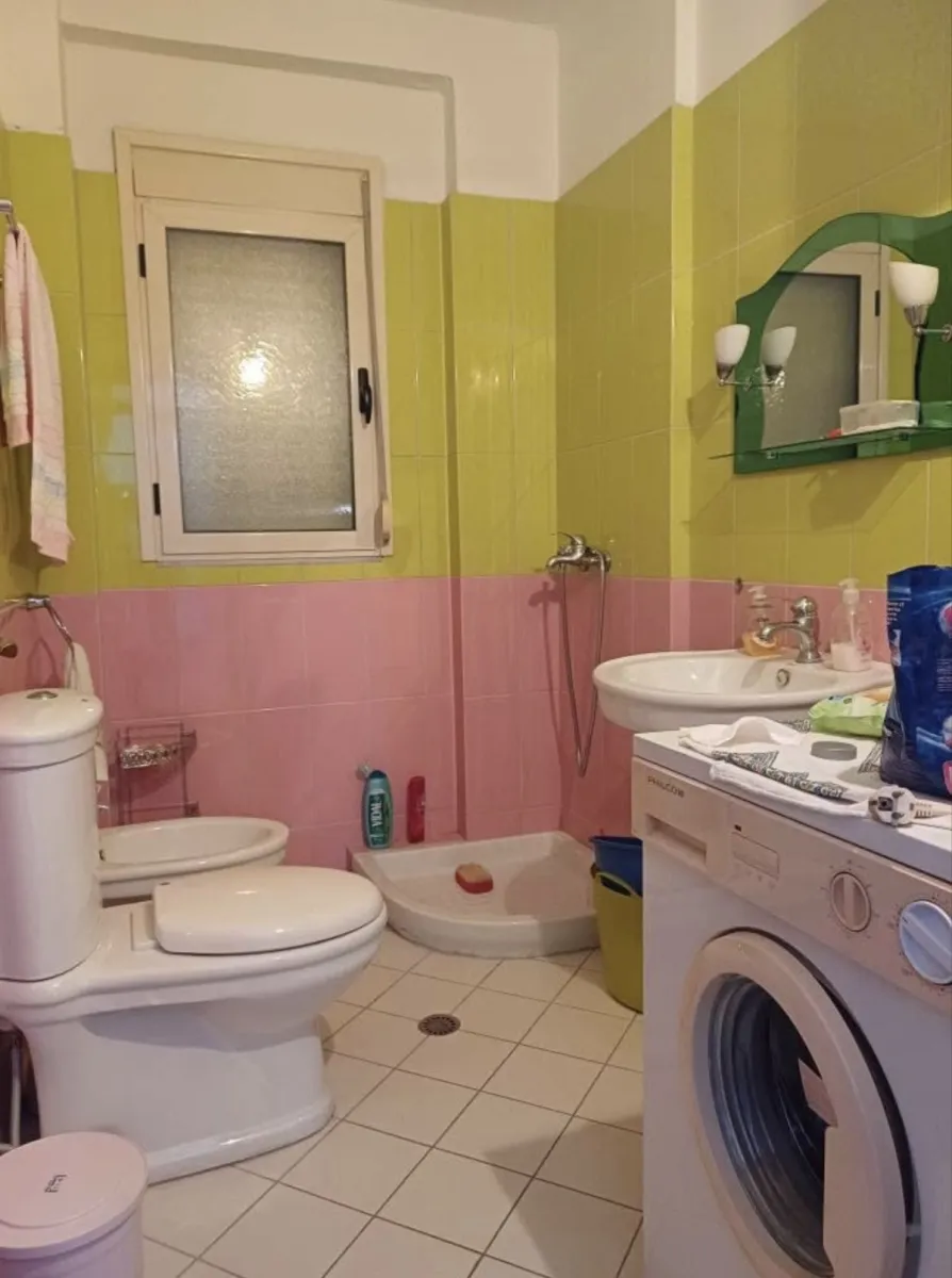 Shitet apartamenti 2+1 kati 6 pallat i ri me ashensor - Foto 4