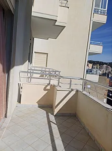 Shitet apartamenti 2+1 kati 6 pallat i ri me ashensor - Foto 5