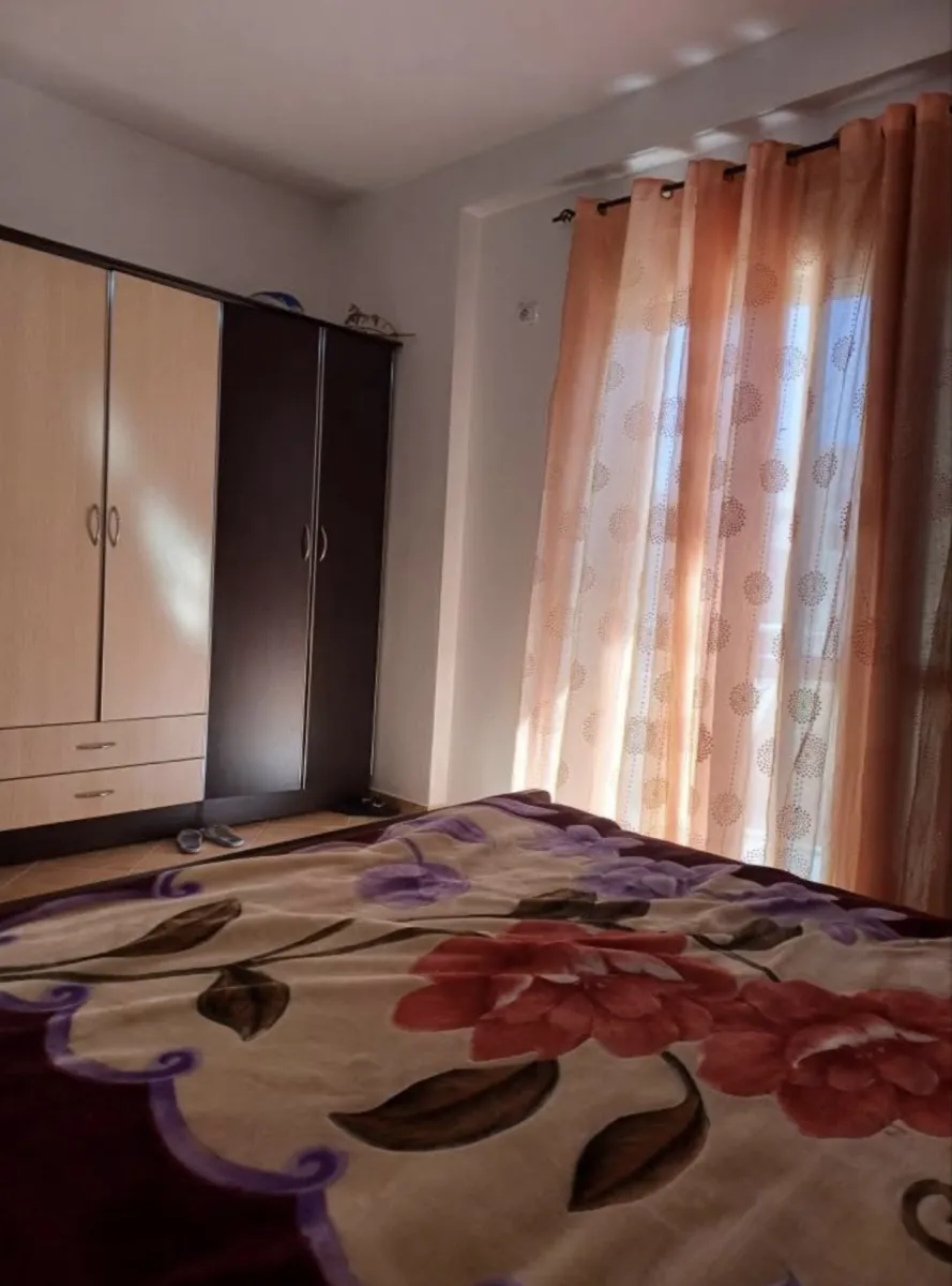 Shitet apartamenti 2+1 kati 6 pallat i ri me ashensor - Foto 8
