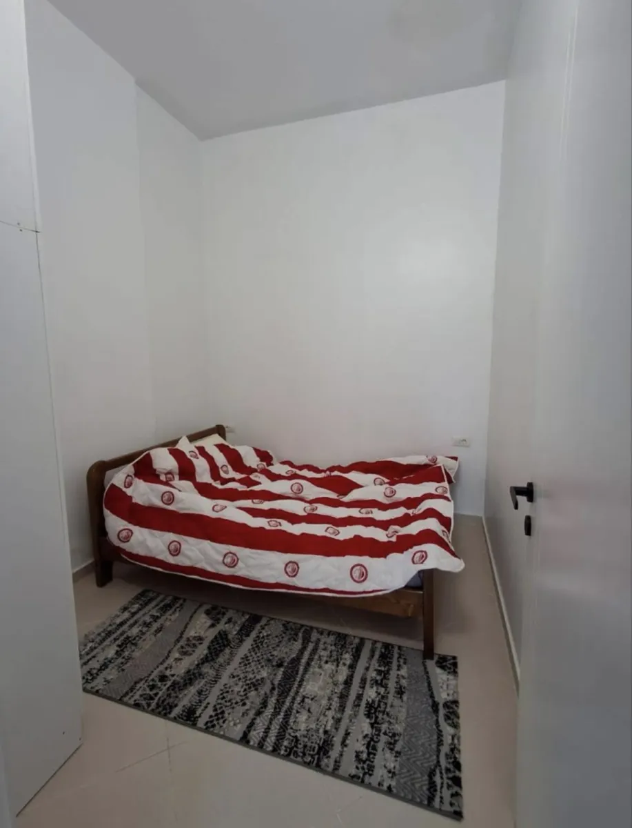 Jepet me qira amartament 2+2 kati pare - Foto 5