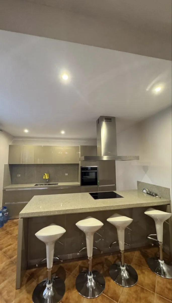 JEPET ME QIRA – SUPER APARTAMENT 2+2 - Foto 1