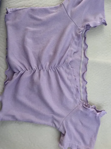 Crop top ne ngjyre vjollce