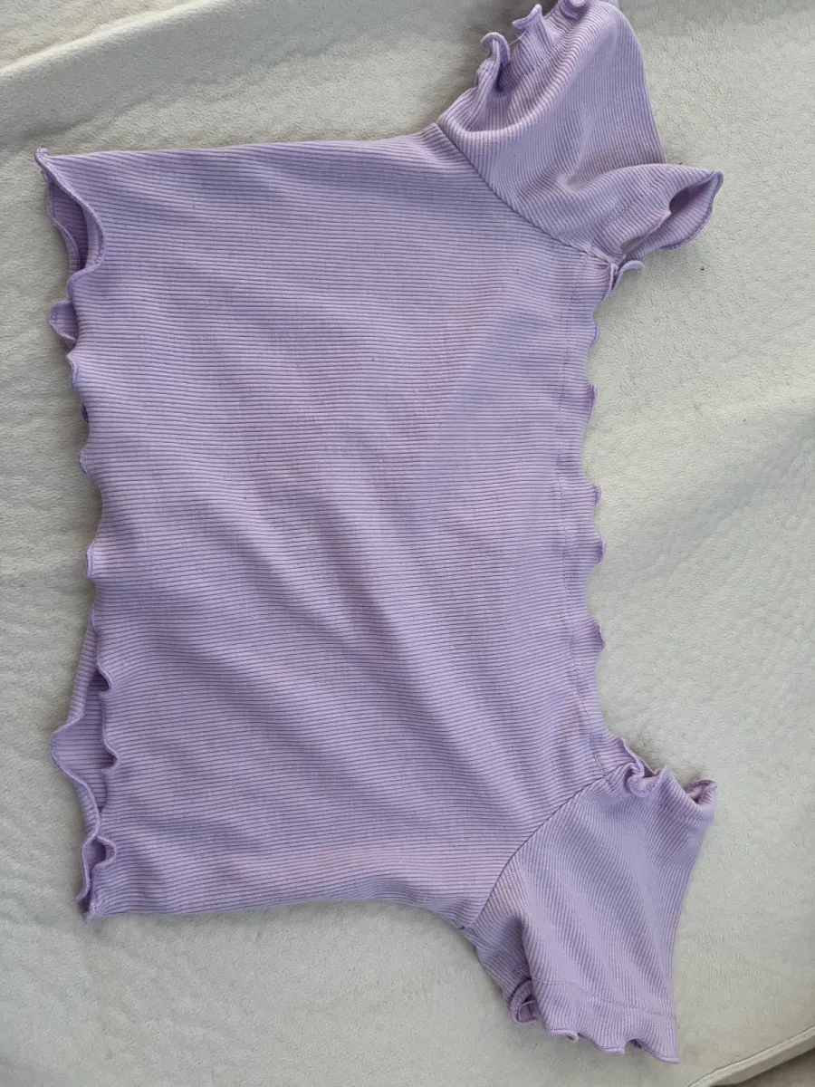 Crop top ne ngjyre vjollce - Foto 2