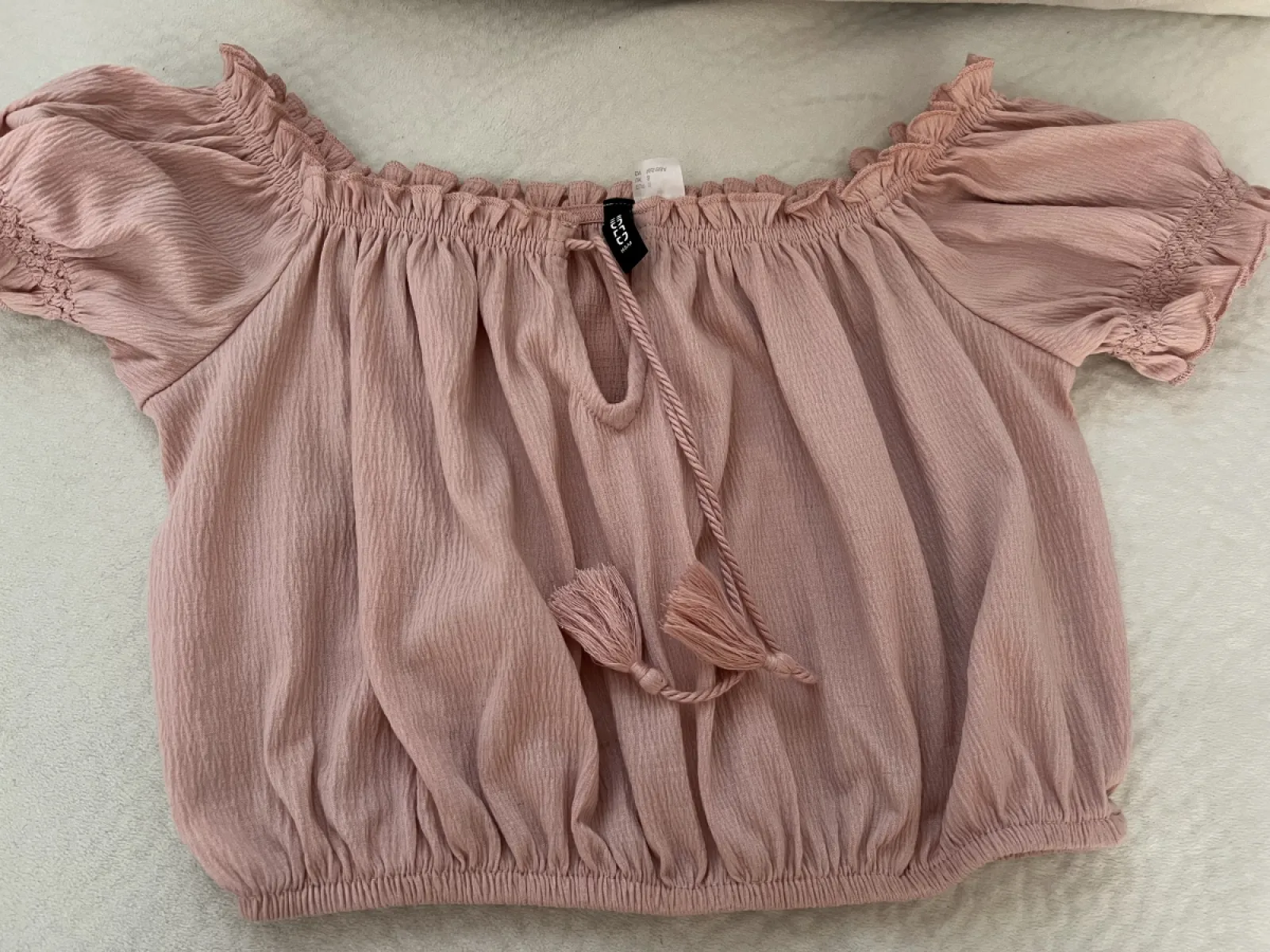 Crop top H&M ne ngjyre roze te lehte - Foto 1