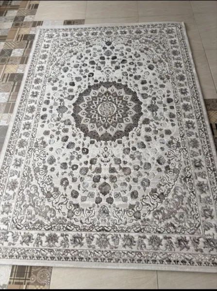 Tepih te thurura nga brendi boteror MERİNOS