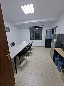 Godine 2 Kateshe me qira per Zyra te Brryli - Foto 2