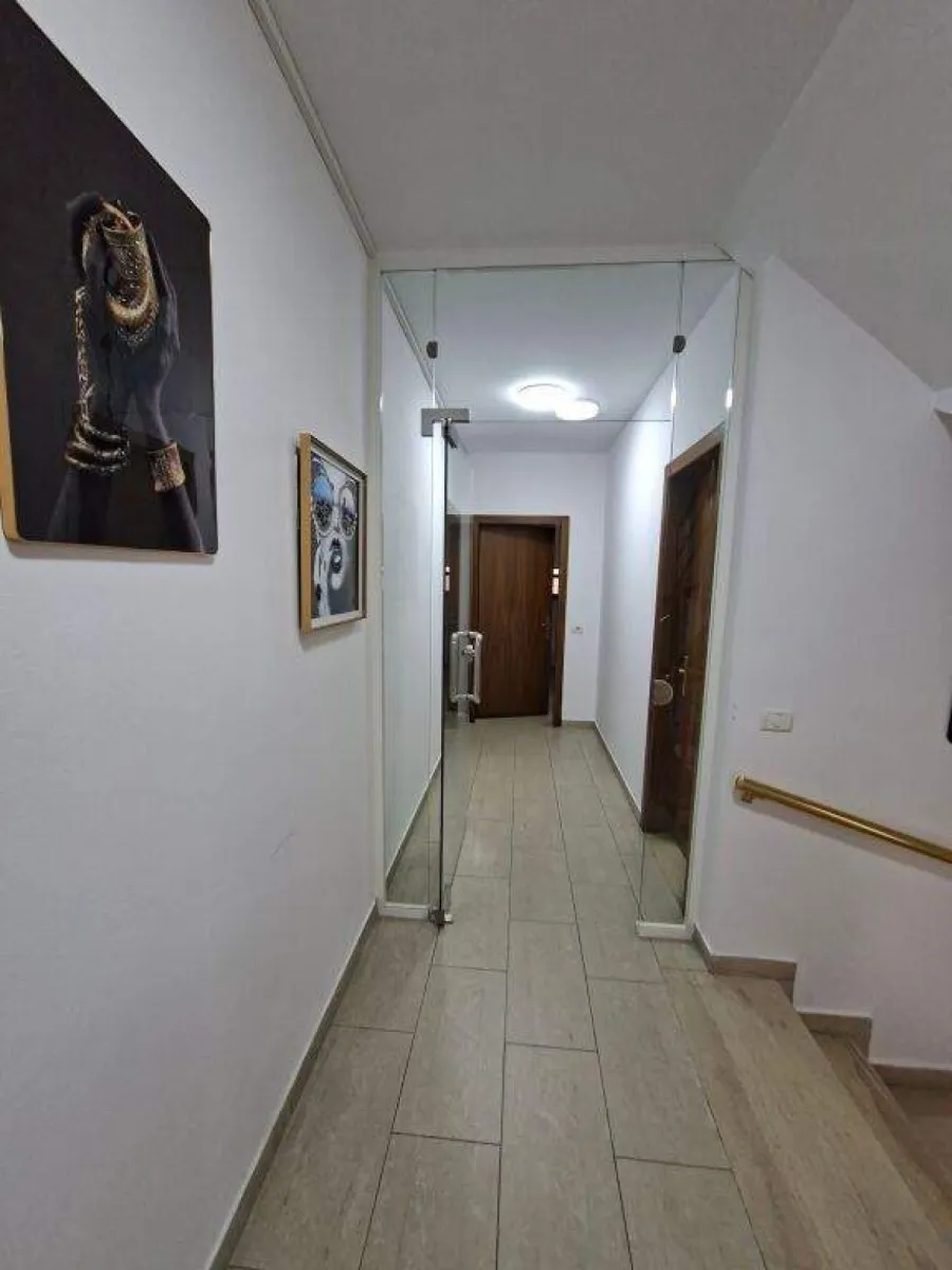 Godine 2 Kateshe me qira per Zyra te Brryli - Foto 3