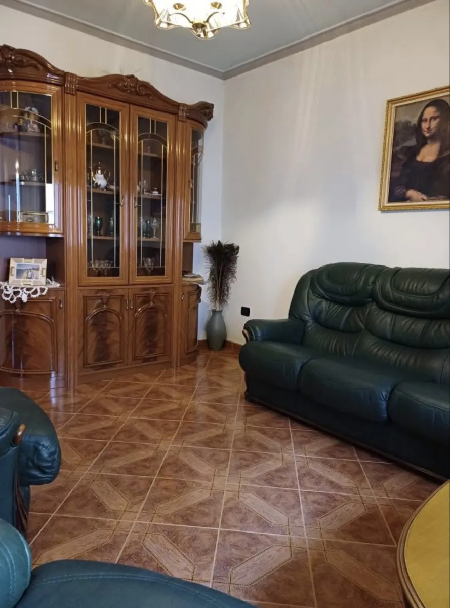 Jepet me qira apartament 3+1 “Afatgjate” – 400€ – Vlorë — Vlorë - Foto 4