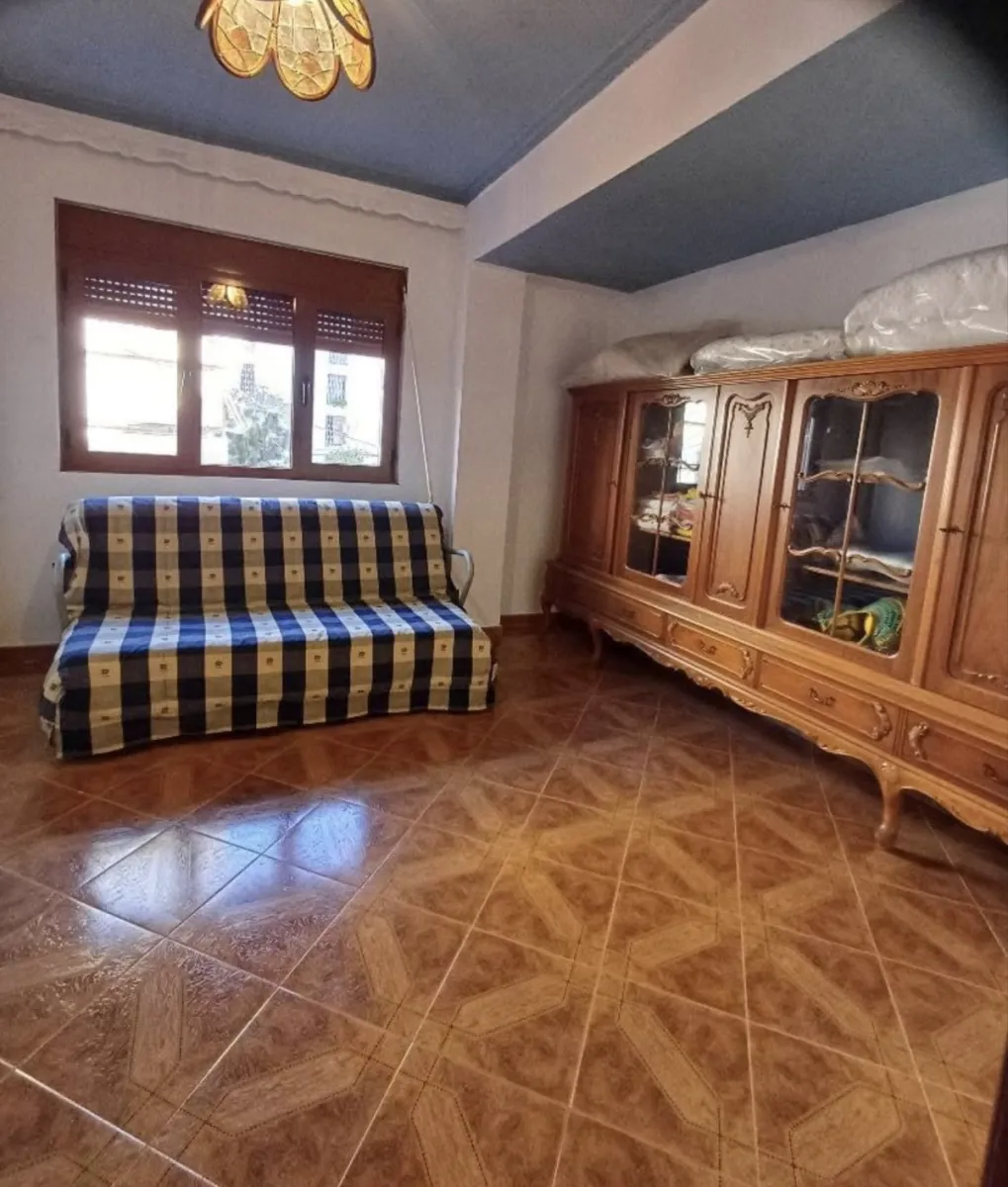 Jepet me qira apartament 3+1 “Afatgjate” – 400€ – Vlorë — Vlorë - Foto 8