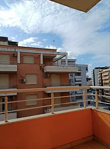 Jepet me qira apartament 1+1 – 30,000 Lek – Vlorë — Vlorë - Foto 3