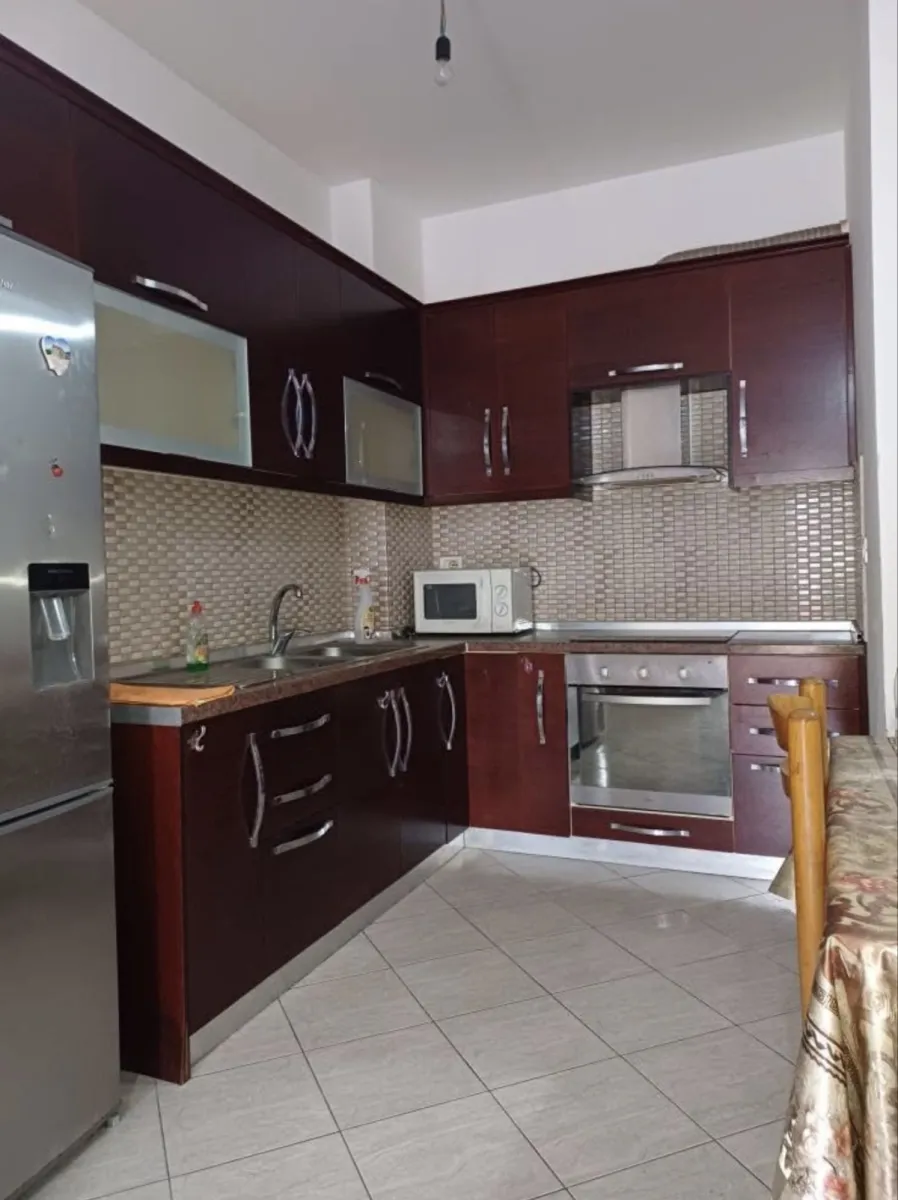 Jepet me qira apartament 1+1 – 30,000 Lek – Vlorë — Vlorë - Foto 5