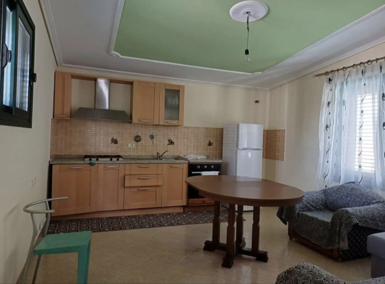 Jepet me qira vila 2+1 super ballkon – 350€ – Vlorë — Vlorë - Foto 1