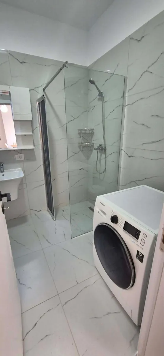 Jepet me qira Apartament 2+1+2x1 – 55,000 Lek – Tiranë — Tiranë - Foto 24