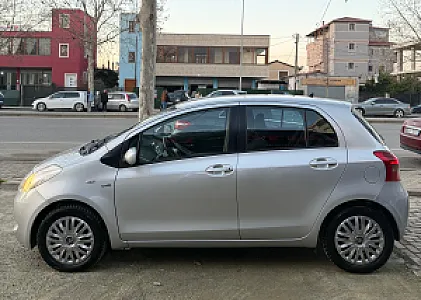 Toyota Yaris 1.4 Nafte Automat 🇨🇭 - Foto 7