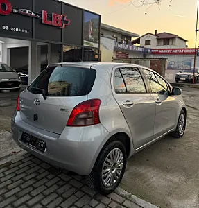 Toyota Yaris 1.4 Nafte Automat 🇨🇭 - Foto 8
